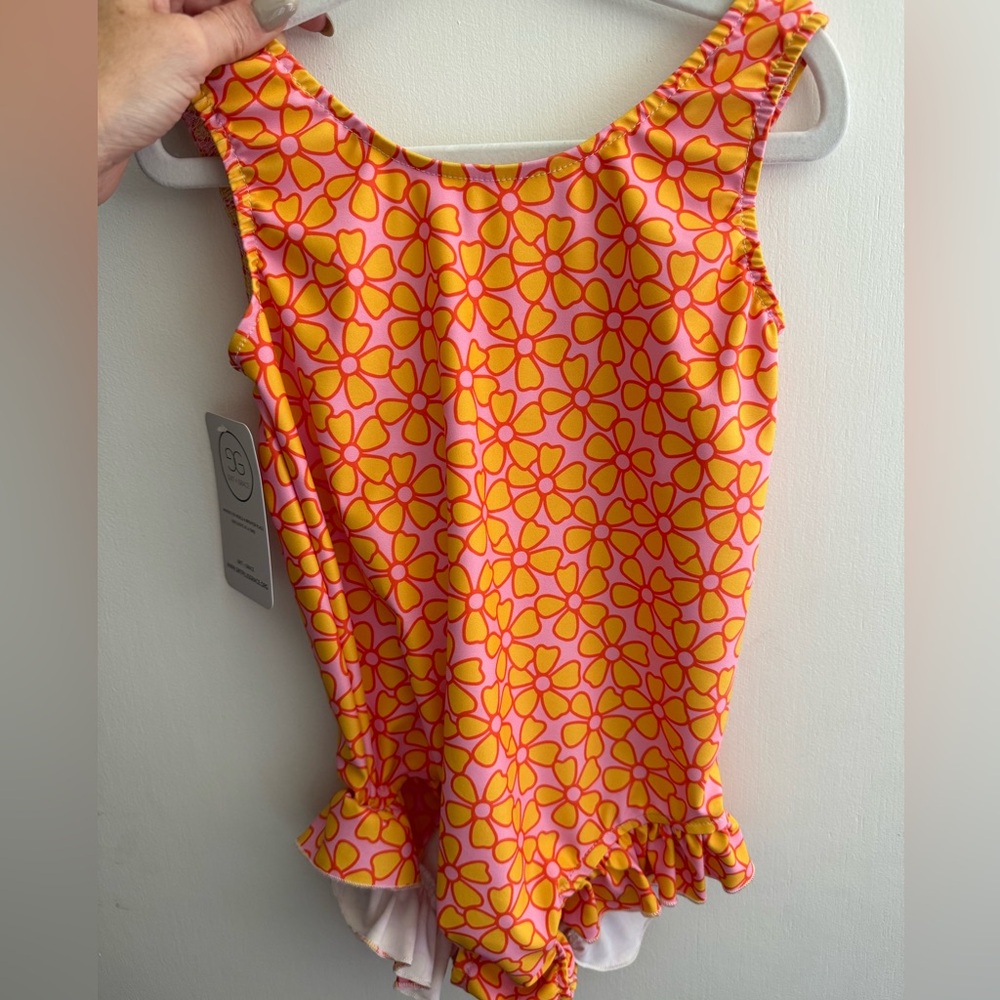 Cute bathing suit! 7T